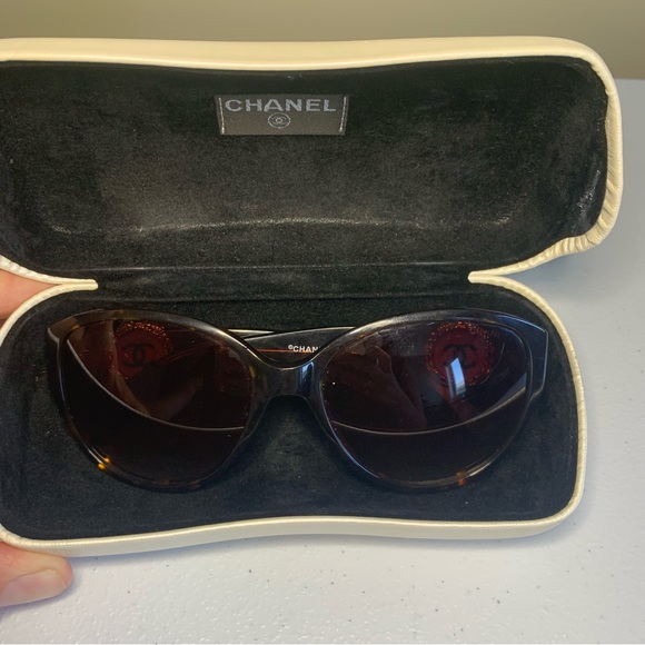 Chanel sunglasses - Picture 4 of 14